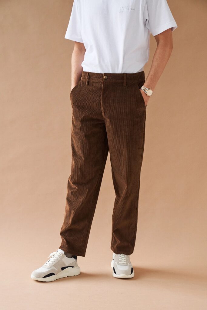 Ide Outfit Pria Dengan Celana Corduroy